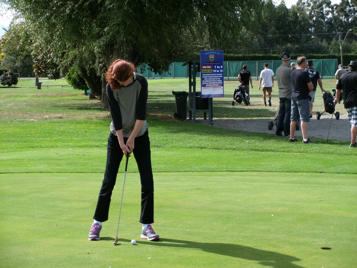 Lilian on the putting green at the Christchurch Heat Pumps NOW fundraiser.
